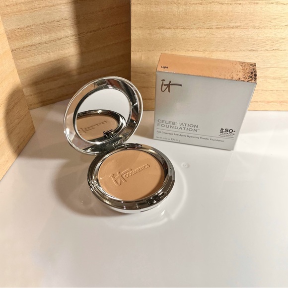 🥧NWT🥧Foundation Light Tone🥧IT Cosmetics🥧SPF 50+ 🥧Anti-Aging Foundation - Picture 5 of 11